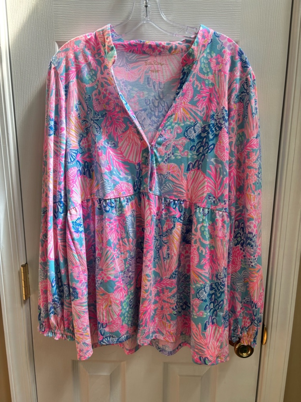 Lilly Pulitzer Winona Knit Top Blouse, MULTI SPLENDOR IN THE SAND, Size L, EUC - Picture 2 of 5